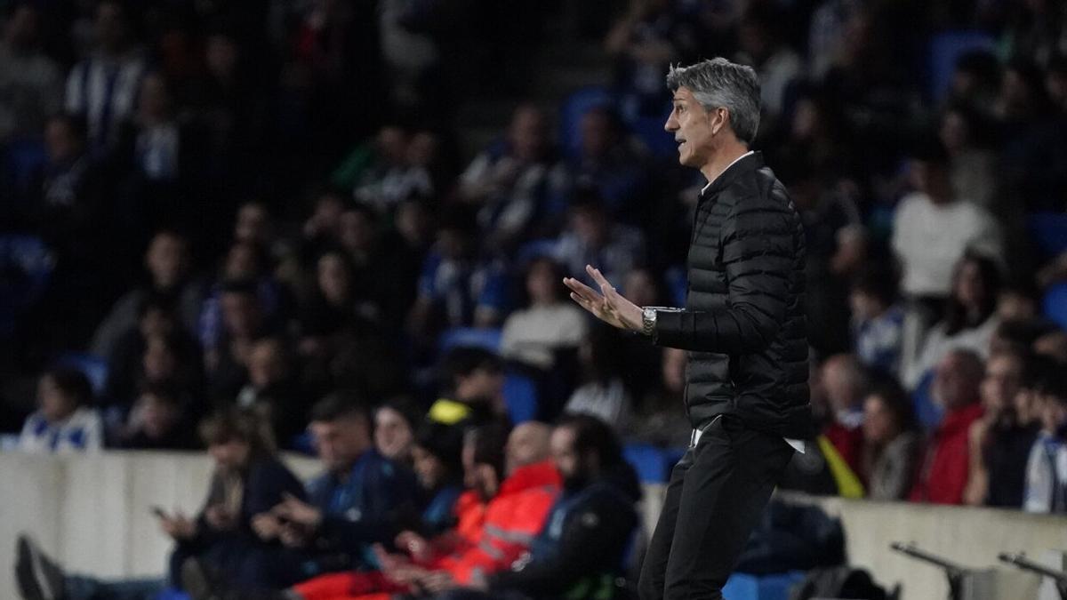 Imanol Alguacil, dando instrucciones en la banda de Anoeta.