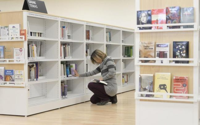 Actividades en el centro cívico de Zabalgana.