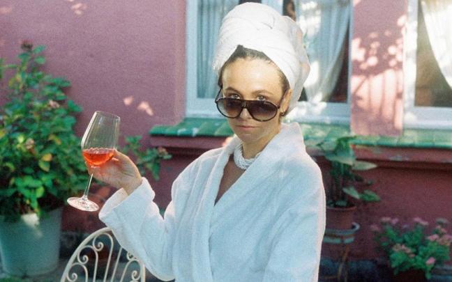 La actriz y cantante catalana posa, en plan estrella, para su gira actual.