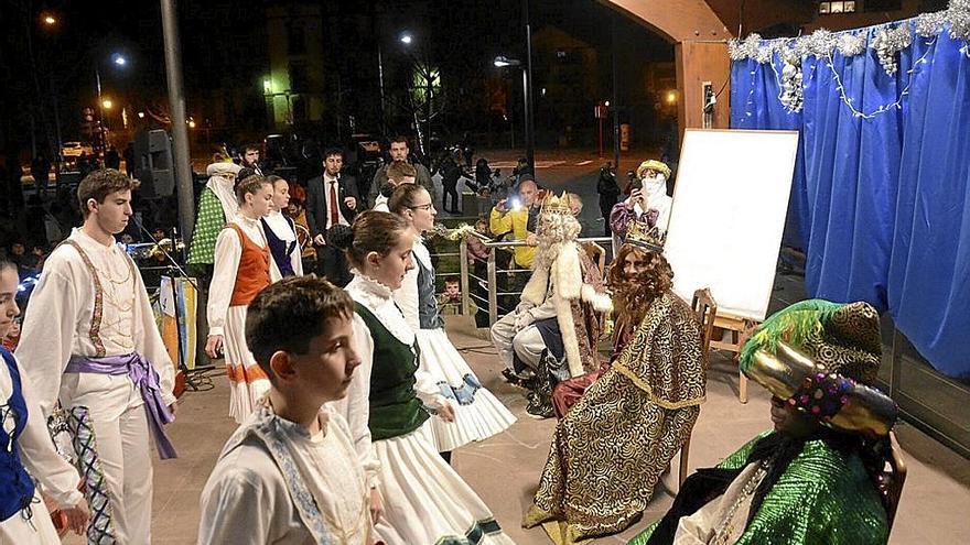 La magia de los Tres Reyes Magos de Oriente se apodera de Elizondo