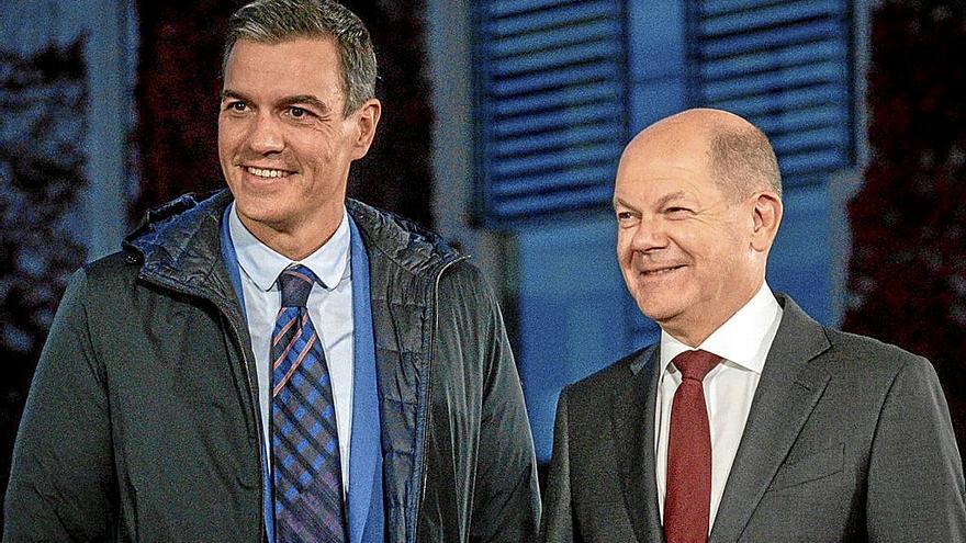 Pedro Sánchez y Olaf Scholz, ayer, en Berlín.