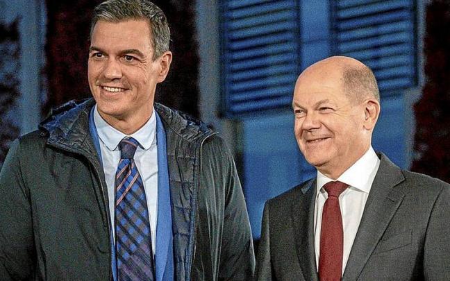 Pedro Sánchez y Olaf Scholz, ayer, en Berlín. Pedro Sánchez y Olaf Scholz, ayer, en Berlín.
