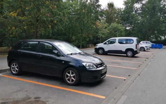Pintado este lunes de la zona naranja en la playa de Caparroso.