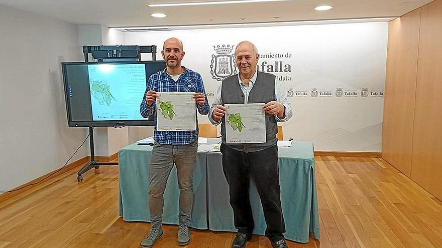 Ion Soltxaga, del Consorcio de Desarrollo, y Jacinto Goñi, concejal de Festejos.