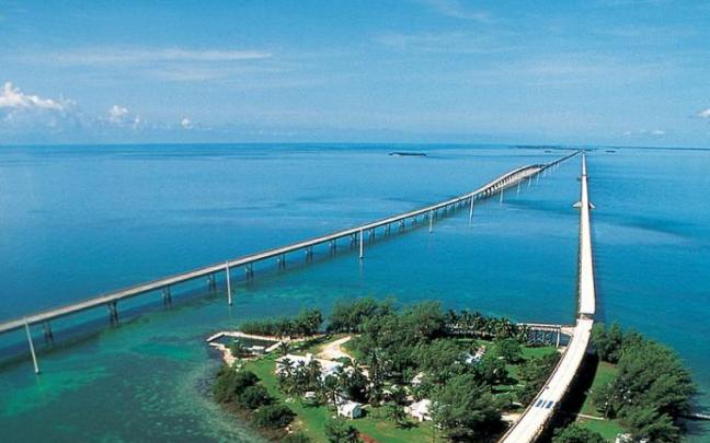 Puente de las Siete Millas, en la isla de Cayo Hueso (Florida). Puente de las Siete Millas, en la isla de Cayo Hueso (Florida).