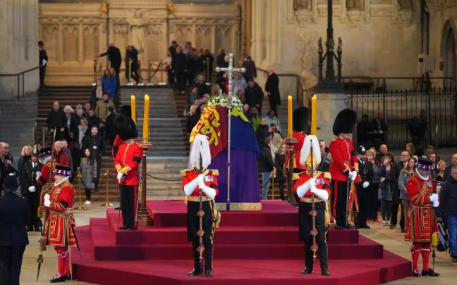 La capilla ardiente de Isabel II, en el Salón de Westminster.