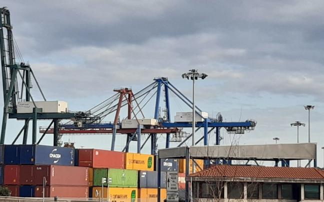 Imagen de archivo de contenedores en el Puerto de Bilbao.