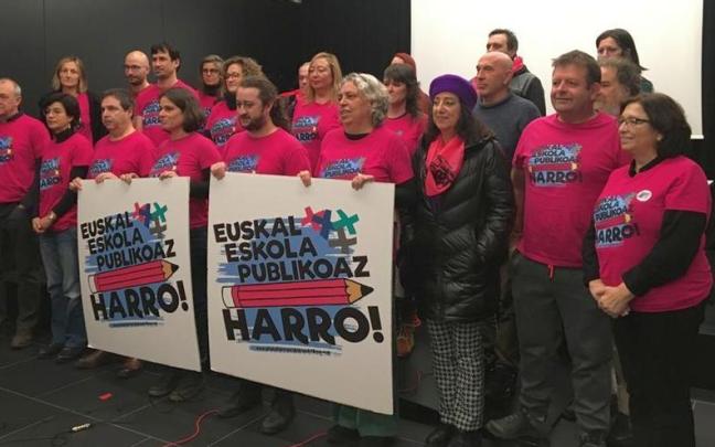Representantes de la Plataforma Euskal Eskola Publikoaz Harro.