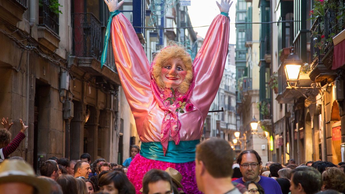 Marijaia en las calles de Bilbao