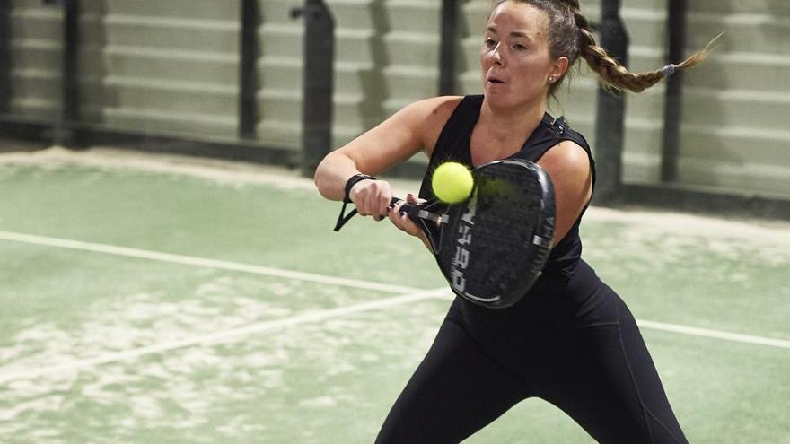 Imágenes de una de las participantes de la primera edición del torneo de Padel de Navidad