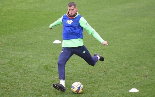 Iñigo Martínez, en un entrenamiento del pasado mes de noviembre