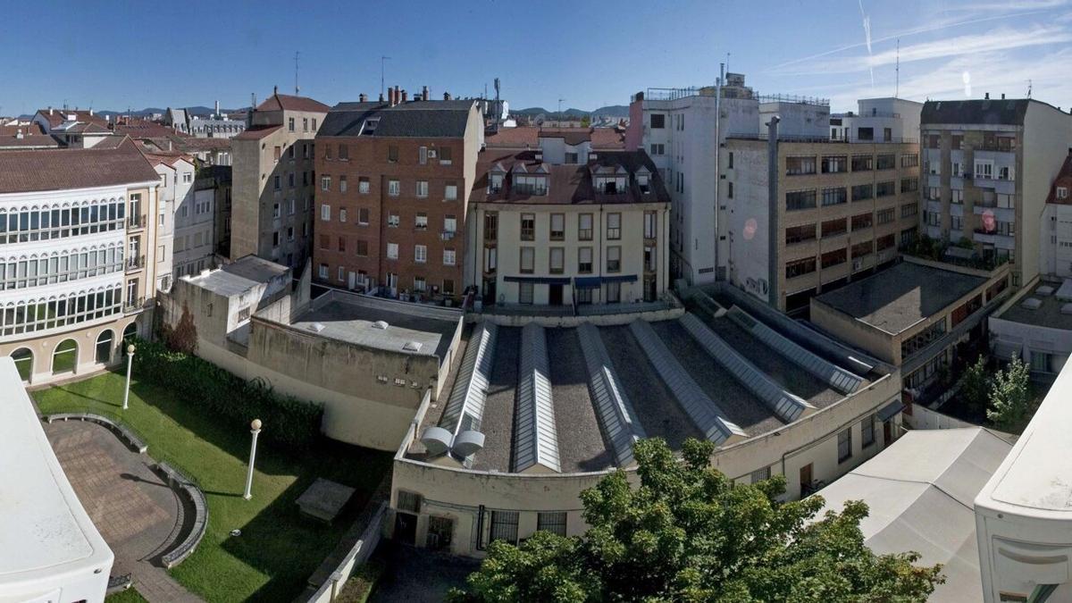 Panorámica de un patio interior en el Ensanche de Vitoria.