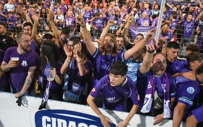 La afición del Dinamo no volvió a fallar pese a la frustración sufrida en Autol. La afición del Dinamo no volvió a fallar pese a la frustración sufrida en Autol.