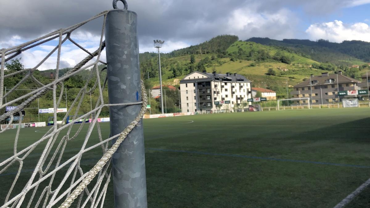 El c&eacute;sped de Solobarria ser&aacute; sustituido.