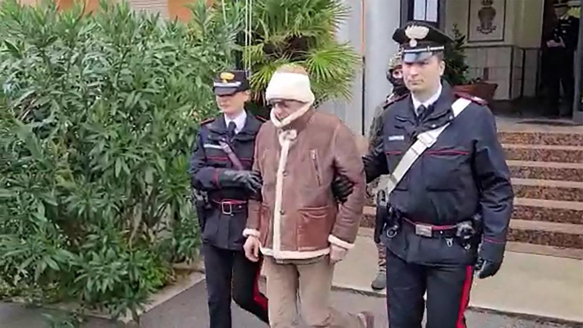 Un momento de la detención de Messina Denaro.
