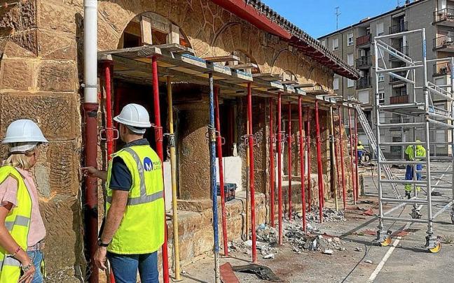 Cada pieza de los arcos del Cantarrana se est&aacute; marcando con un n&uacute;mero y un color para su posterior colocaci&oacute;n en el nuevo edificio.