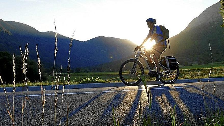 La Diputación alavesa promueve entre la ciudadanía el uso de la bicicleta como medio de transporte