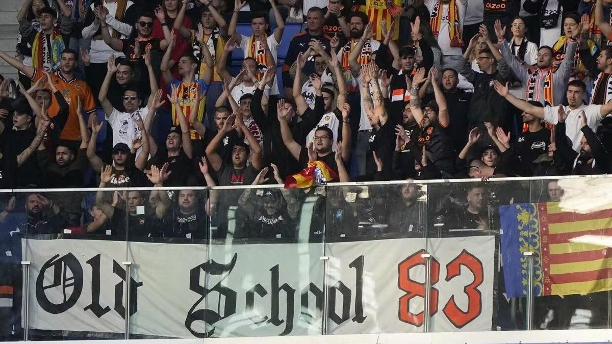 Ultras del Valencia, en el partido jugado recientemente en Anoeta