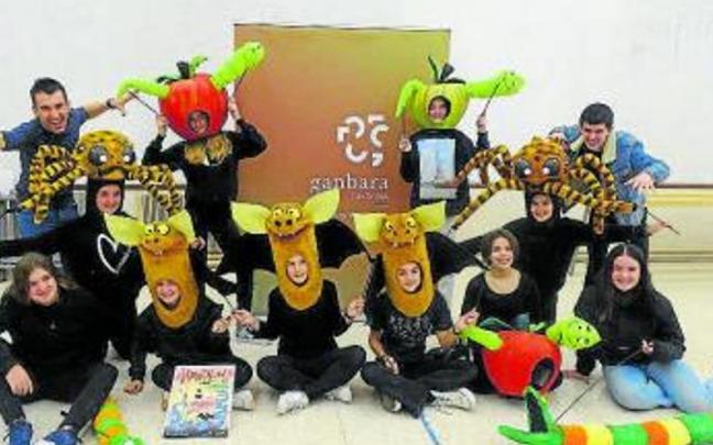 Presentación, ayer, del cuento musical ‘Ikustezinak’. | FOTO: A.D.