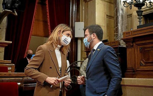 La portavoz de los comunes, Jéssica Albiach, junto al president Pere Aragonès. | FOTO: E. P. La portavoz de los comunes, Jéssica Albiach, junto al president Pere Aragonès. | FOTO: E. P.
