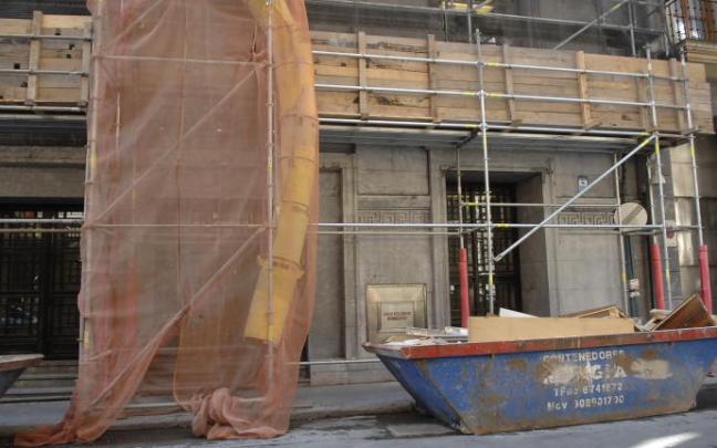 Obras de rehabilitación de una fachada. Obras de rehabilitación de una fachada.