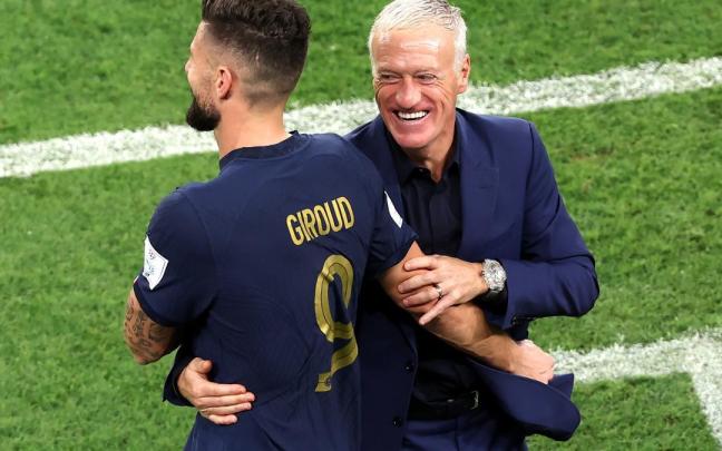 Deschamps saluda a Giroud