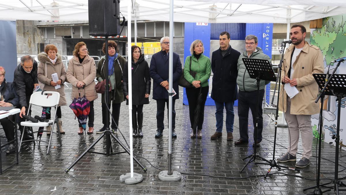 Familiares y representantes han acudido al homenaje realizado este domingo por 'Stop Violencia Vial'.