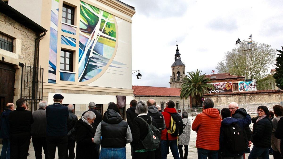 Mural en homenaje a Peri Romarategui.
