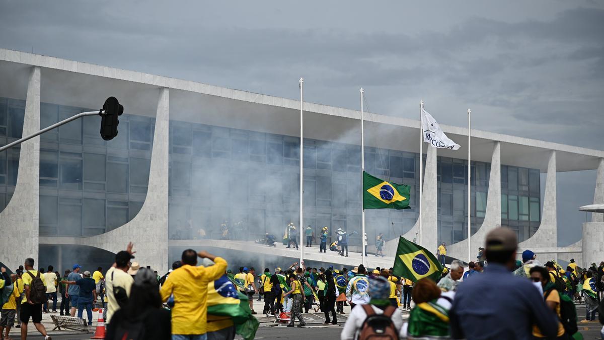 Los bolsonaristas asaltan el Congreso brasileño.