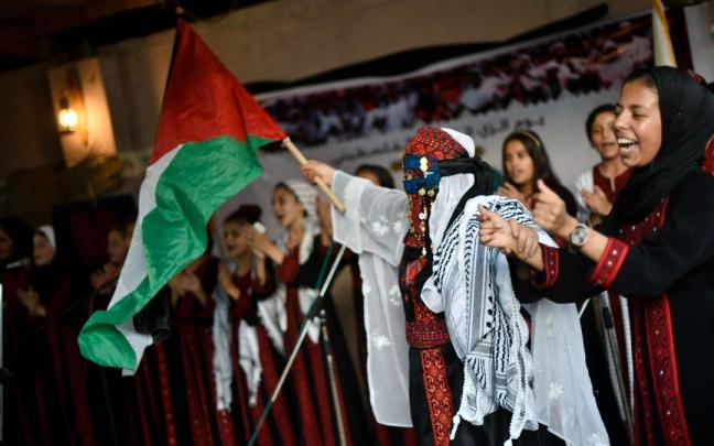 Palestinos celebrando el 'Día de la Vestimenta Tradicional'. Palestinos celebrando el 'Día de la Vestimenta Tradicional'.