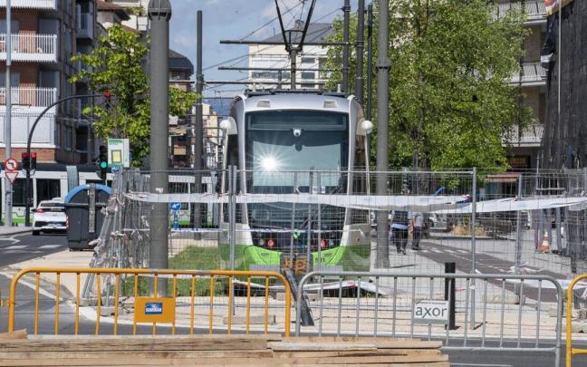 Obras del tranvía en Salburua Obras del tranvía en Salburua