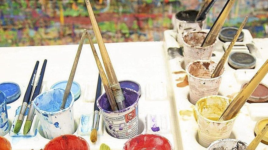 La paleta de 21 colores que utilizan sus alumnos. | FOTO: JOSU CHAVARRI