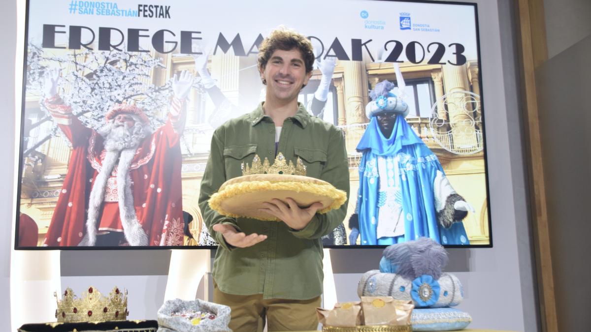 El concejal Jon Insausti, en la presentación del desfile de los Reyes Magos del próximo jueves.