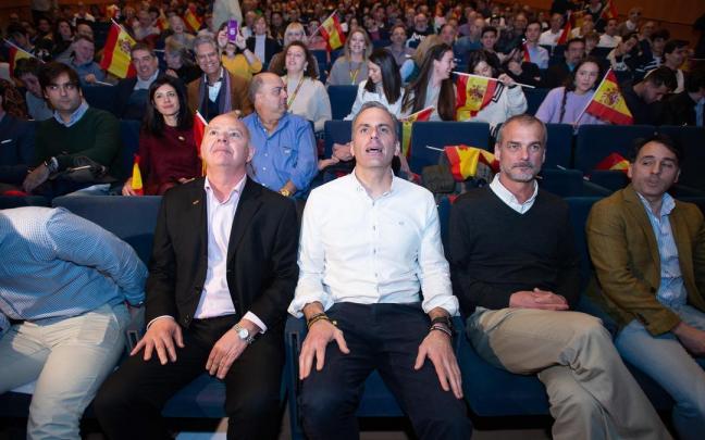 Emilio Jim&eacute;nez, presidente de Vox Navarra, con Ortega.