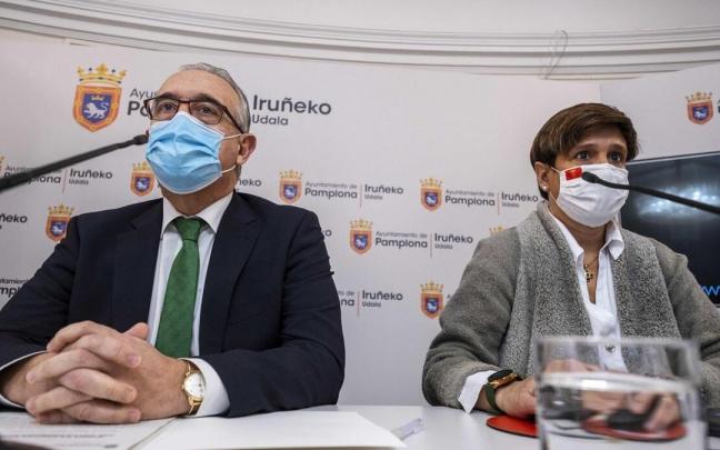 El alcalde, Enrique Maya, junto a Ana Elizalde, responsable del &aacute;rea de Gobierno Estrat&eacute;gico