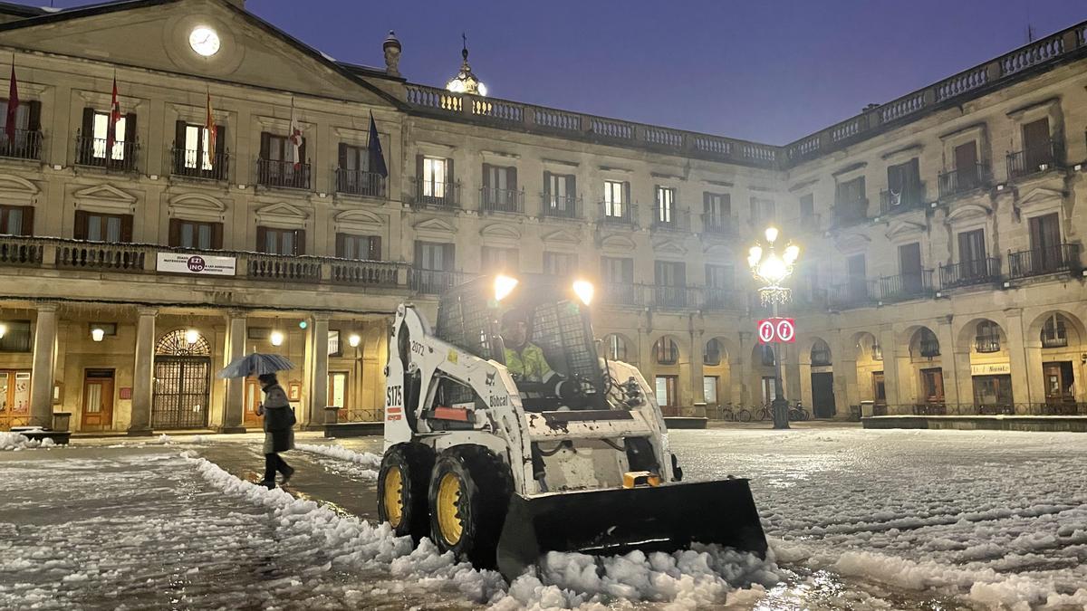 Vitoria amanece con normalidad pese a la nieve