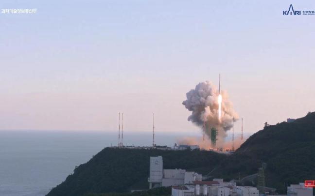 Lanzamiento del primer cohete espacial diseñado y fabricado totalmente en Corea del Sur Lanzamiento del primer cohete espacial diseñado y fabricado totalmente en Corea del Sur