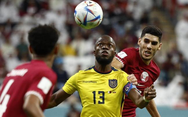 El ecuatoriano Enner Valencia, controlando el balón El ecuatoriano Enner Valencia, controlando el balón