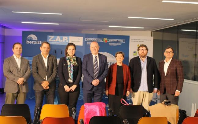 Responsables de la comarca de Oarsoaldea en la presentación de la iniciativa. Responsables de la comarca de Oarsoaldea en la presentación de la iniciativa.