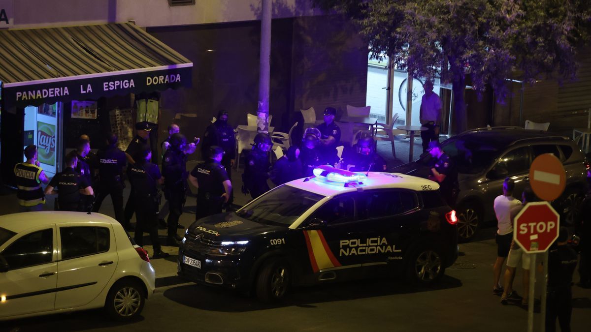 La policía detuvo al hombre tras tres horas de intervención.