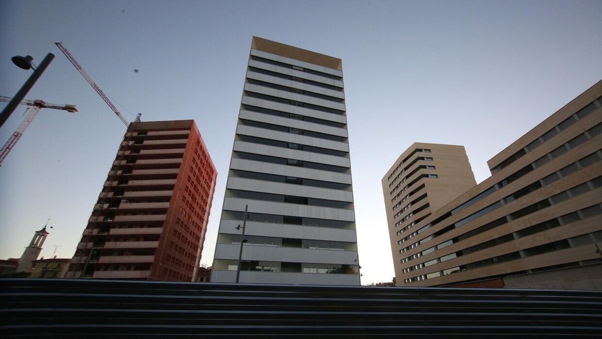 Estado que presentan las torres que se están levantando en el solar de Salesianos.