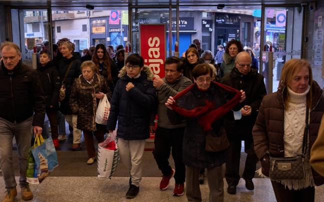 Pamplona se va de rebajas, en imágenes. Pamplona se va de rebajas, en imágenes.