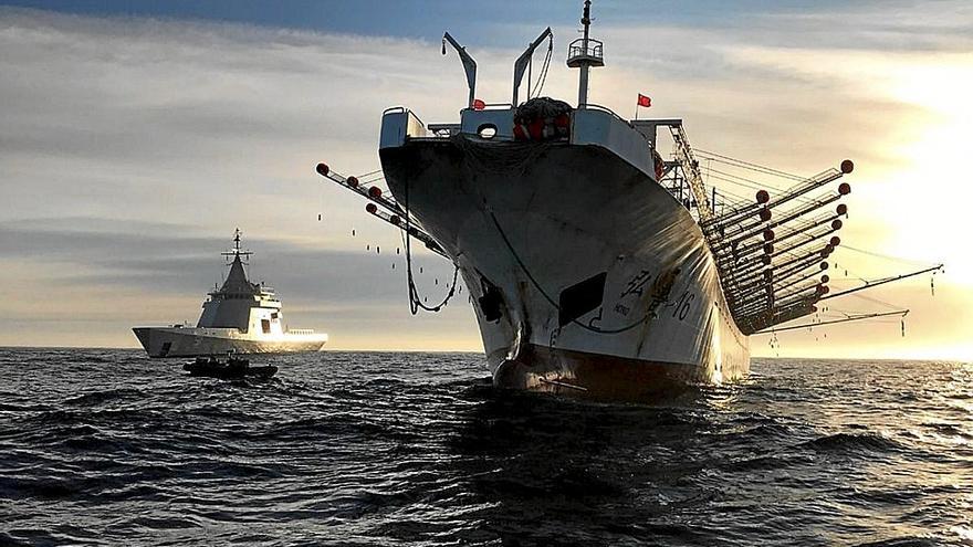 Argentinako itsas armadak detektatu duen txinatar ontzi bat.