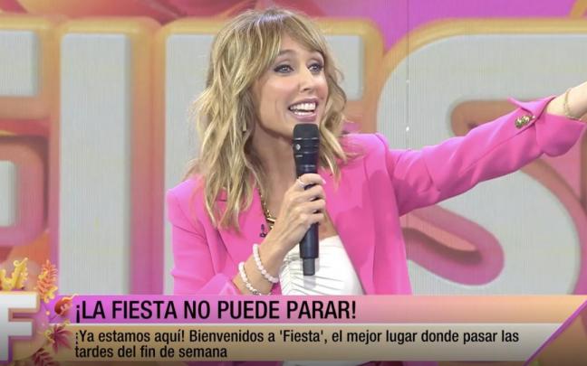 Emma García estrena su nuevo programa, 'Fiesta', en Telecinco.