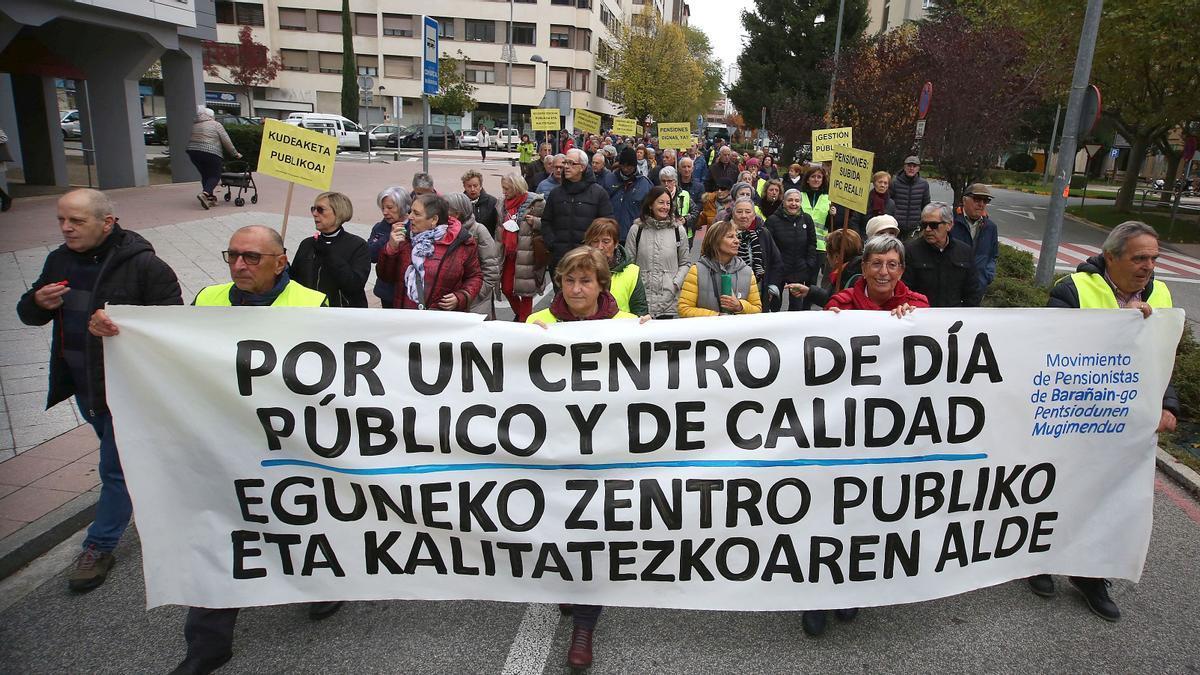 Pensionistas se movilizan en Barañáin por un centro de día público y de calidad