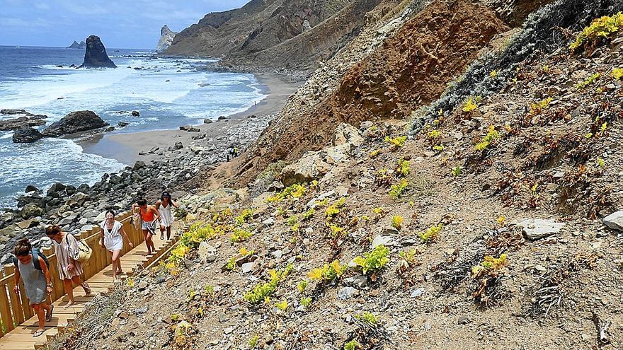 Saliendo de Playa Benijo, uno de los lugares más interesantes del municipio de Anaga.