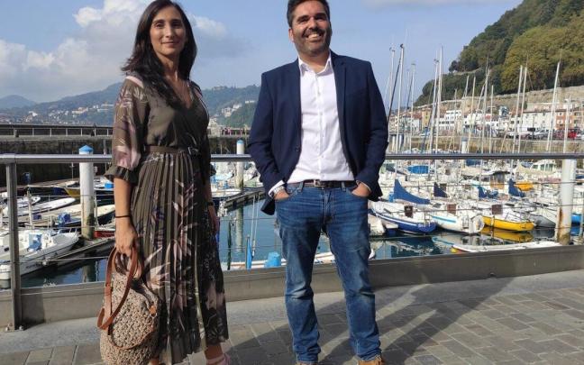 Victor Lasa, que será el candidato de Podemos por Donostia, junto a la posible cabeza de lista a diputada general Miren Echeveste Victor Lasa, que será el candidato de Podemos por Donostia, junto a la posible cabeza de lista a diputada general Miren Echeveste