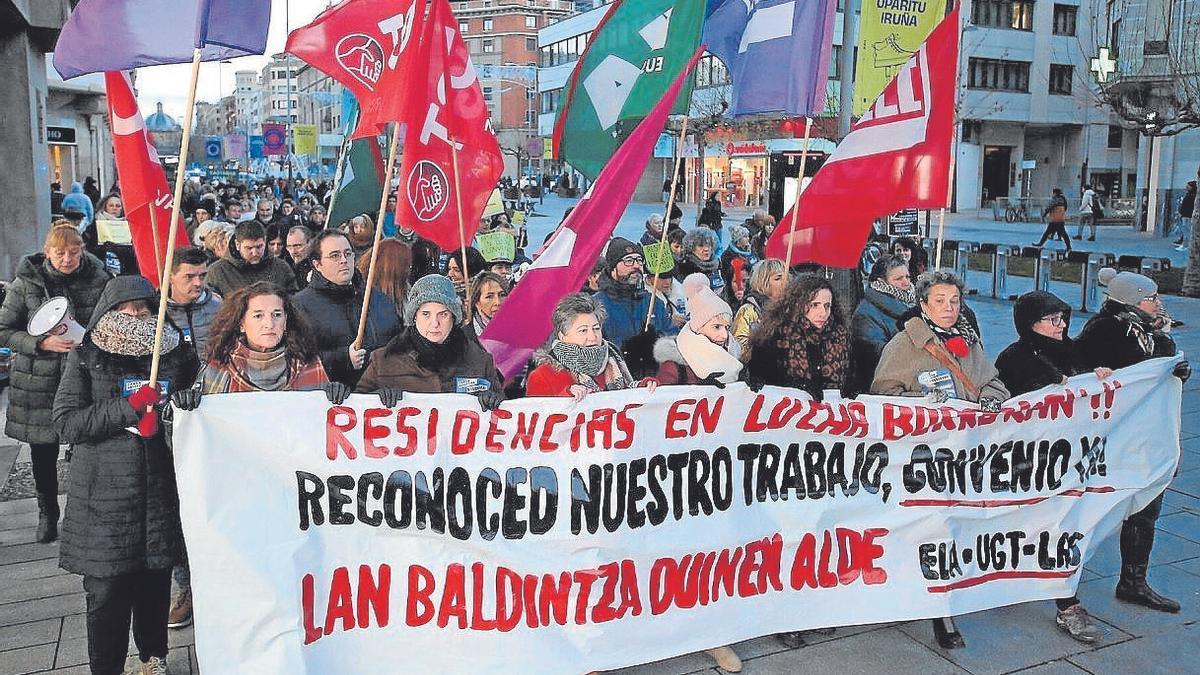 Manifestación por un convenio en residencias.