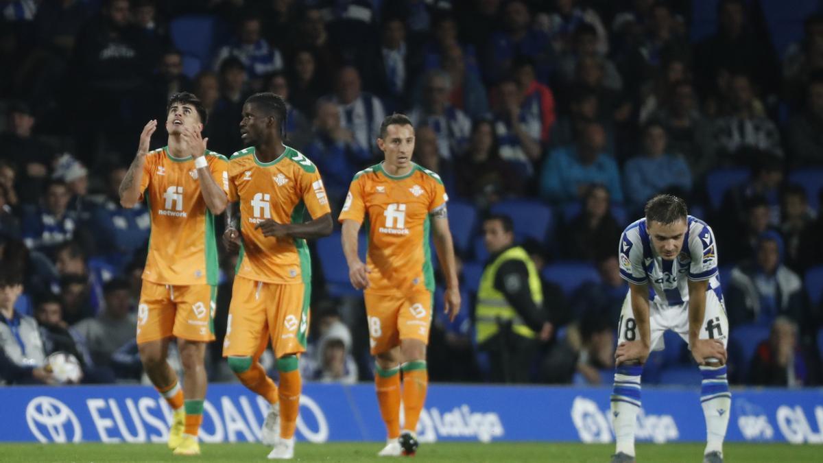 Juan Cruz celebra su gol en Anoeta.