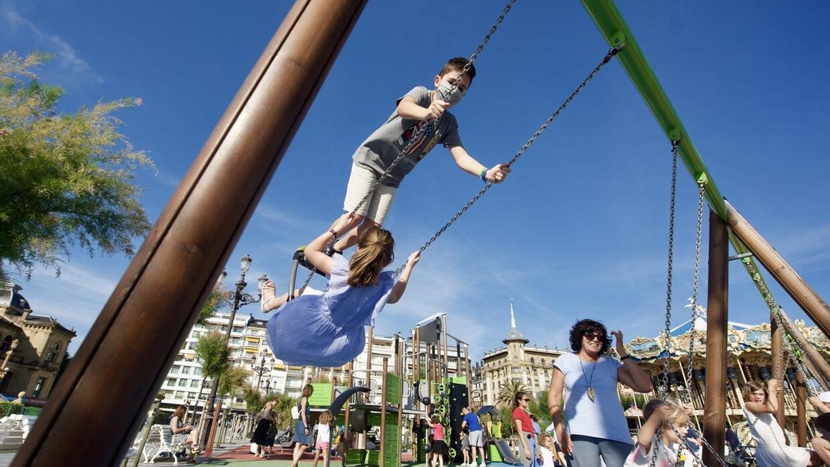 Familias en el parque de Alderdi Eder